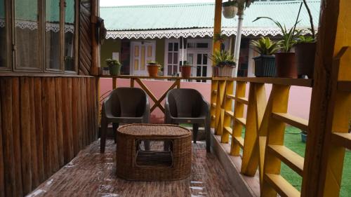 Takdah House | Shadow Pine Retreat