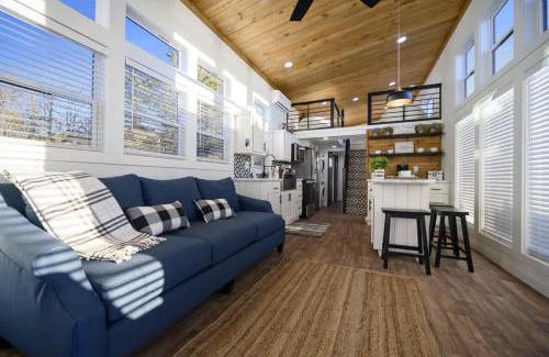 Clayton House | Shadowrock - Luxury Tiny Home with Amazing Views