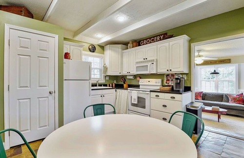 Sylacauga Cottage | Shady Creek Cabin on Lay Lake @ Peckerwood Creek!