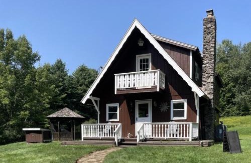 Livingston Manor House | Shady Fox Farm Catskills - Private Chalet on 5 Acres
