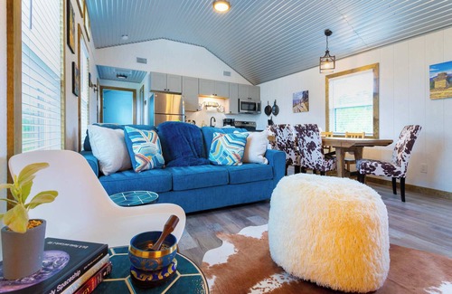Johnson City Cabin | Shady Grove – Tranquil Hill Country Cabin for 8 Near Pedernales Falls