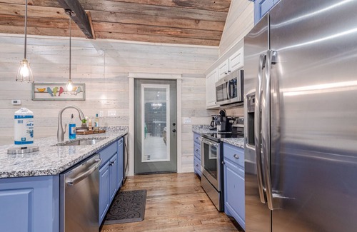 Broken Bow Cabin | Shady Shack: 1 BR, 1 Bath, Sleeps 4