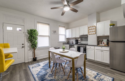 Shadyside House | 💛Shadyside Lodge - Cozy Two BR Getaway💛
