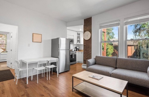 Shadyside Apartment | Shadyside/Pittsburgh, Modern & Cozy 1 Bedroom with Free Parking