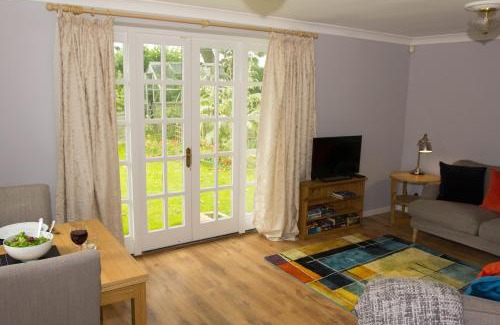 Shaftesbury Apartment | Shaftesbury Modern Annexe