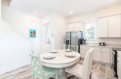 West Kissimmee House | Shake Shack - Heated Pool-NO Fee! & Hot Tub