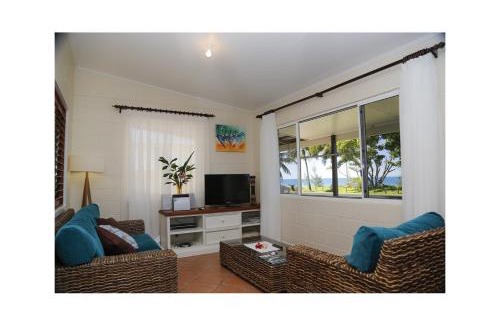 Wongaling Beach House | Shalom by the Sea