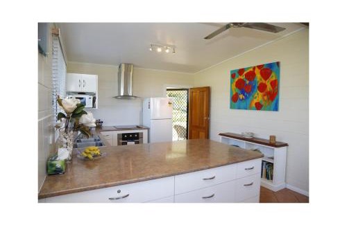 Wongaling Beach House | Shalom by the Sea