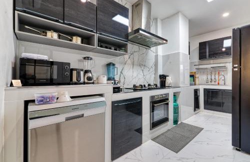 Chaweng City Center House | Shalom House 3 Bedroom, near Chabad and Beach