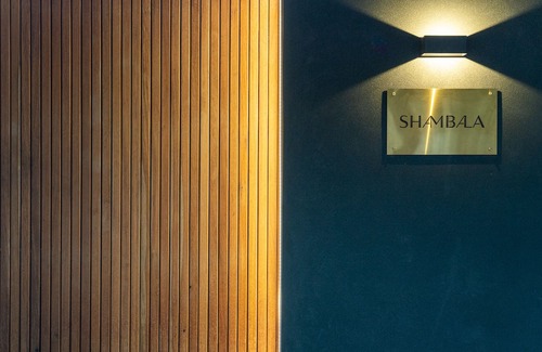 Glenning Valley House | Shambala Rainforest Haven: Luxe Resort Escape