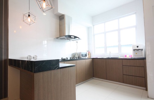 Tanjung Bungah House | Shamrock Beach Villas 9