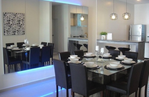 Tanjung Bungah Villa | Shamrock Beach Villas