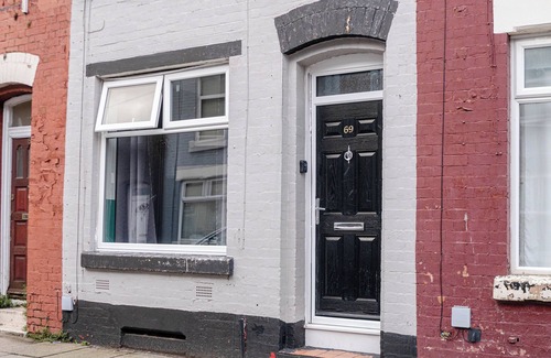 Liverpool House | Shamrock Stadium Side Retreat - Liverpool - 3 bed house - Spacious & Stylish