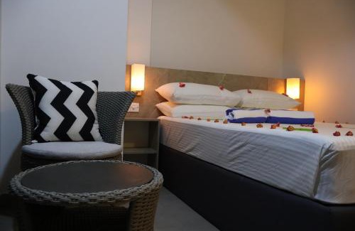 Thoddoo Hotel | Shams