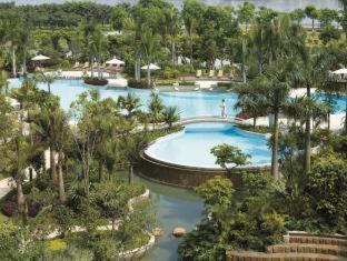 Pazhou Residential District Hotel | Shangri-La Guangzhou-Walking to Canton Fair Complex