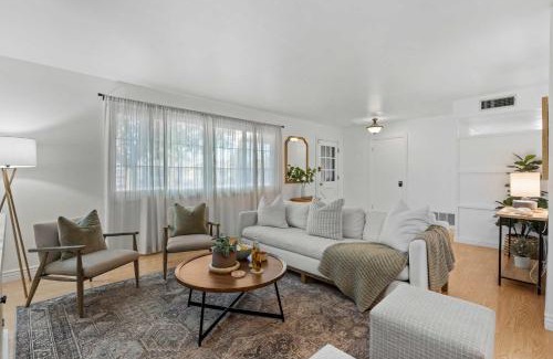 Melrose Paradise House | Shangri La Home - Boho Chic with Patio Pool & Grille