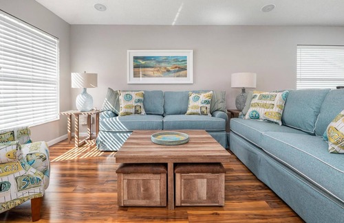 Sabal Harbour House | ⚓Shangri La Retreat! Lakefront private pool home w/bright, tropical design!⚓🌅