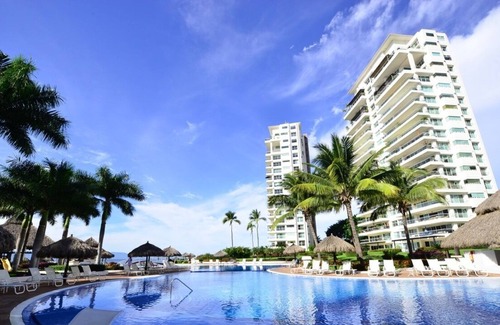 Marina Vallarta Condo | Shangrila Spacious Luxury Penthouse with Views from Every Room
