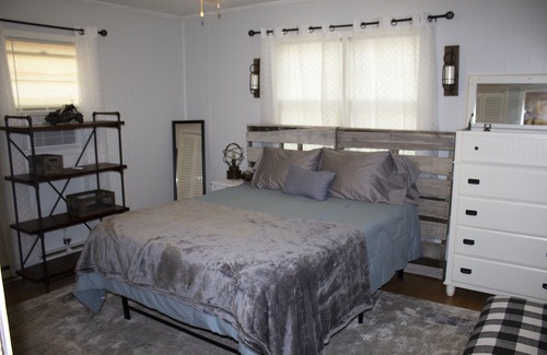 Kabletown House | Shannondale Lake House