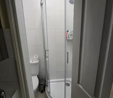 Enfield Apartment | Shanti House