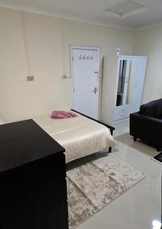 Enfield Apartment | Shanti House