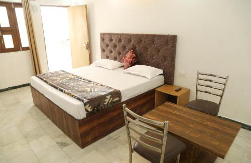 Munirka Bed & Breakfast | Shanti Residency