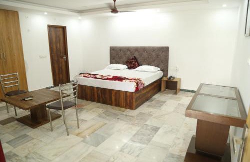 Munirka Bed & Breakfast | Shanti Residency