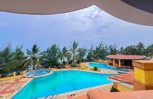 Mombasa Apartment | Shanzu Beachfront Apartments with beautiful ocean views and a swimming pool