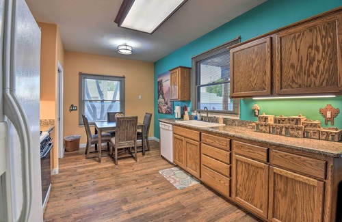 Mesa House | Shared Backyard & Hot Tub: Restful Mesa Retreat!