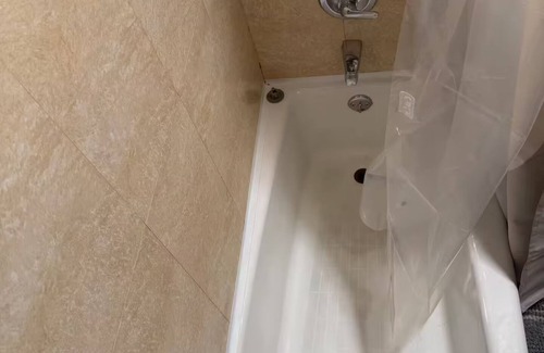 Bushwick Apartment | Shared Bushwick Duplex Stay – Private Rooms, Near L Train & Artsy Nightlife