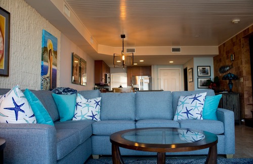 Port Aransas Condo | Shared Heated Pool, Boardwalk to Beach