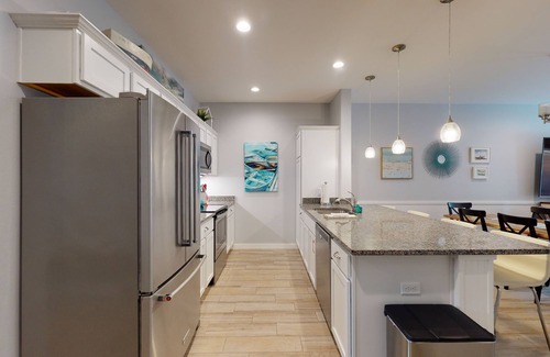 Port Aransas House | Shared Heated Pool with Water Slide, Golf Cart Access