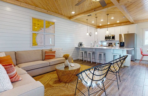 Port Aransas House | Shared Heated Pool, Observation Deck, Golf Cart Included