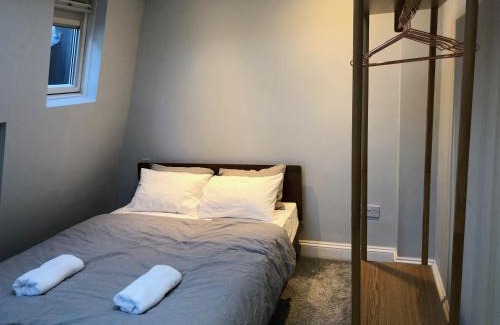 Paddington House | Shared House - Private Room with Dedicated Guest Bathroom near Paddington