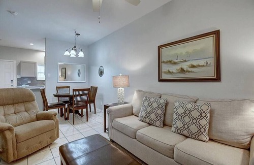 Port Aransas Condo | Shared Pool, Boardwalk to the Beach, Golf Cart Access