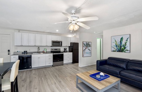 Fort Myers Beach House | ☀️Shared Pool + Grill | Pet Friendly | Short Walk to Beach | Eucalyptus C☀️