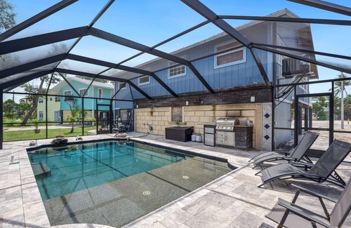 Fort Myers Beach House | ☀️Shared Pool + Grill | Pet Friendly | Short Walk to Beach | Eucalyptus C☀️
