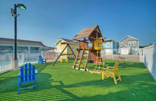 Port Aransas House | Shared Resort-Style Pool Playground Patio w Bar Tidal Times by AvantStay