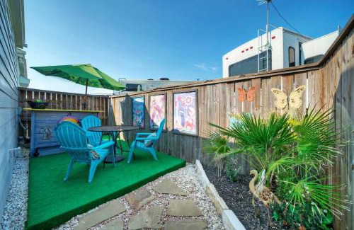 Port Aransas House | Shared Resort-Style Pool Playground Patio w Bar Tidal Times by AvantStay