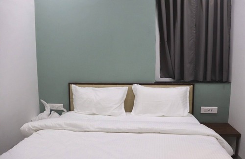 Erandwane Hotel | Sharman Suites