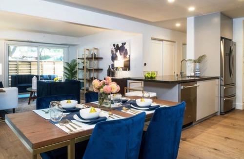 Sharon Heights Condo | Sharon Green: Bright 3BR Condo