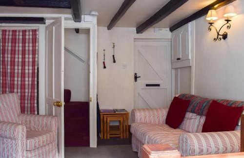 Robin Hood's Bay House | Sharrowhead Cottage - E4044
