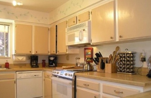 Lakehead-Lakeshore House | Shasta Lake Sun House Lodge: Last minute reservations welcome!!!