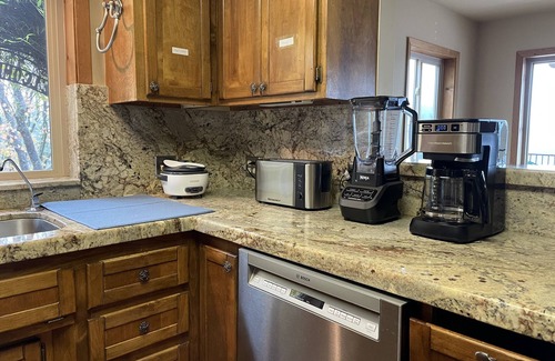 Lakehead Villa | Shasta Lake Zen House:Stunning Views, Spacious 4BR W Game Room, Family & Friends