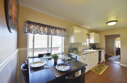 Mount Shasta House | Shasta Star. Mountain views in downtown Mt. Shasta