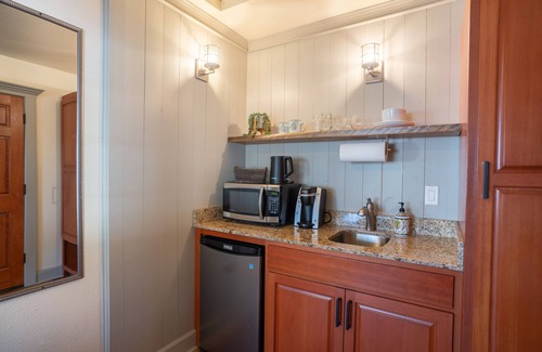 McCloud Cabin | Shasta View Lodge - Cabin 5