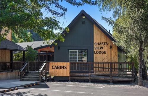 McCloud Cabin | Shasta View Lodge - Cabin 5