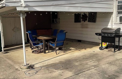 Lakeview House | Shawnee Island Vacation Cottage. Walking distance to Cranberry Resort