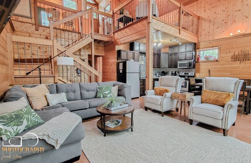 Marion House | Shawnee Overlook - Lakefront Home on Lake Egypt