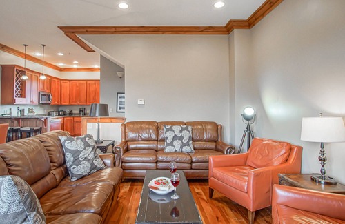 Snowshoe House | Shays Landing #6: 4 Bedrooms, 4.5 Bath: Pvt Hot Tub, Slope Side
